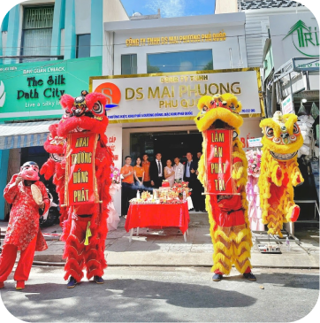 64e49379bc72ade874c2d0bc gaming photo 9x16 2.png